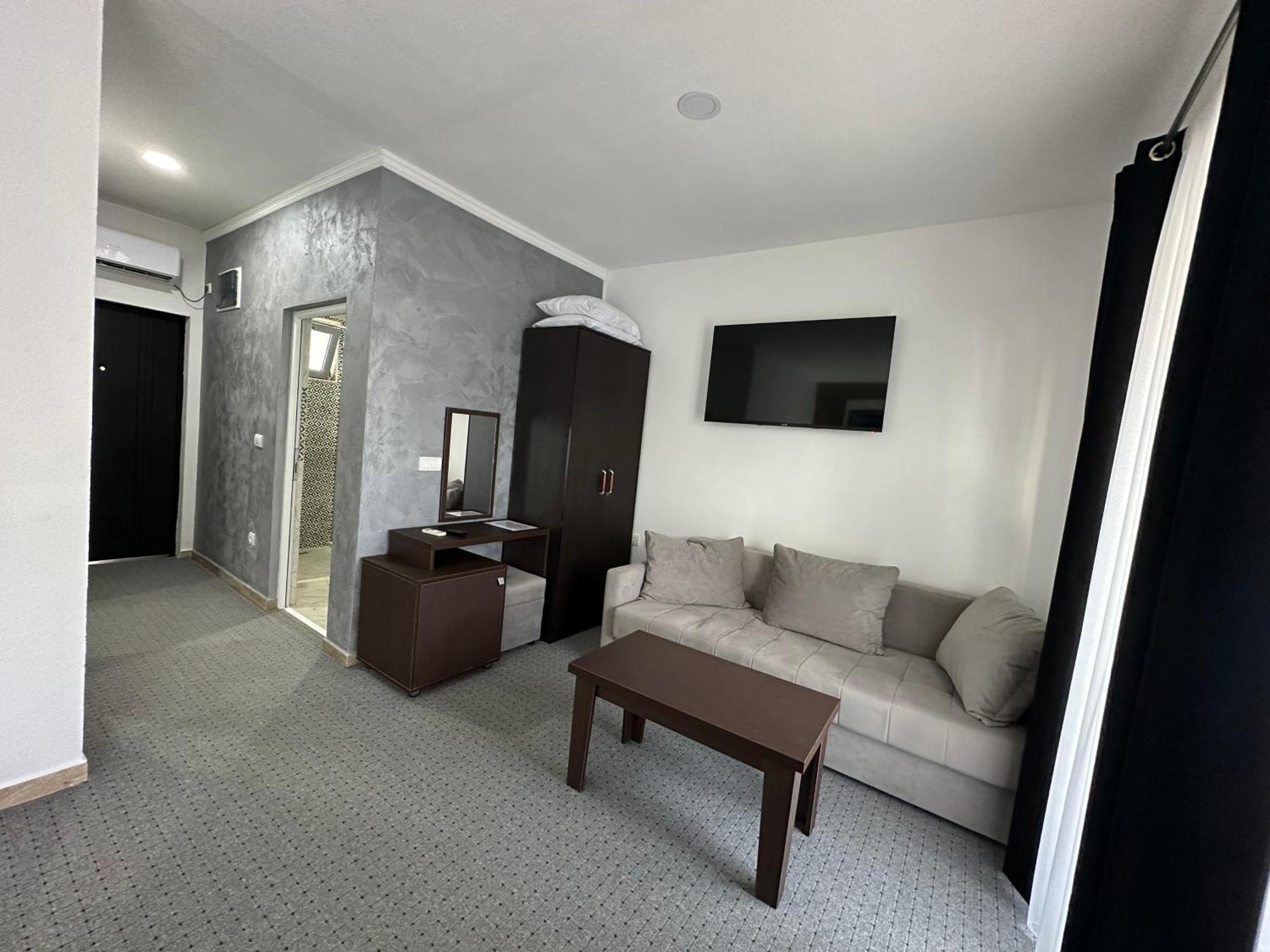 Hotel Halibas Ulcinj Extérieur photo